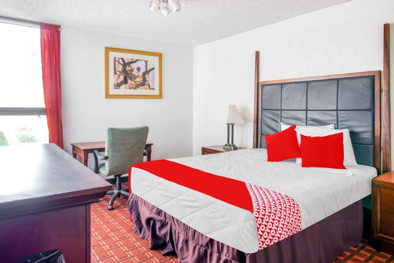 Hotel Oyo Townhouse Houston George Bush Intercontinental Zewnętrze zdjęcie