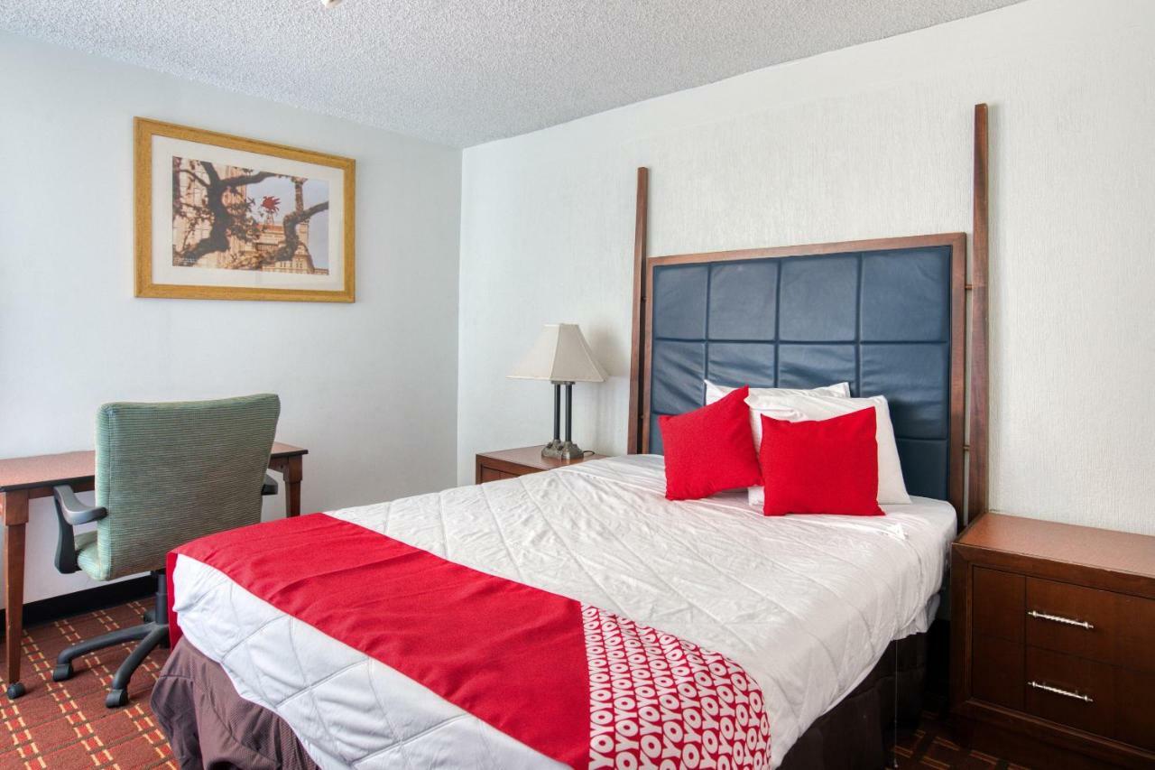 Hotel Oyo Townhouse Houston George Bush Intercontinental Zewnętrze zdjęcie